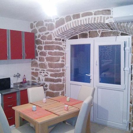 Sućuraj Holiday House Popovic מראה חיצוני תמונה