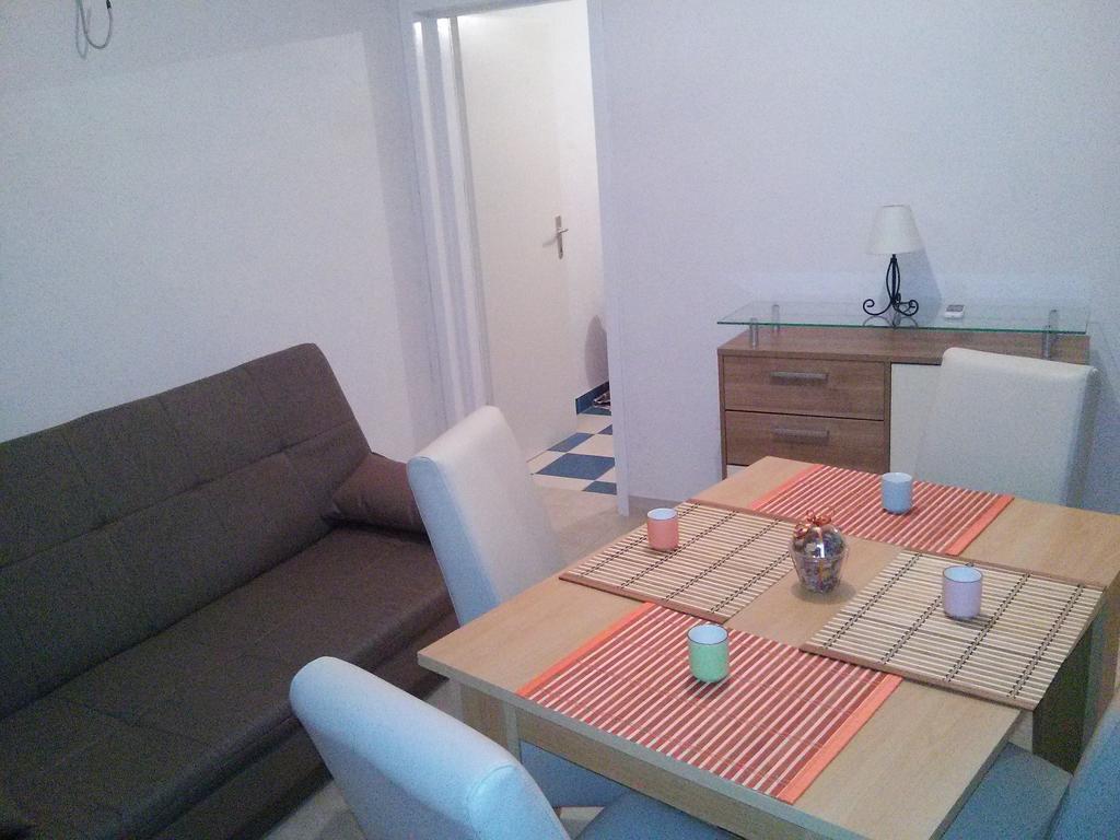 Sućuraj Holiday House Popovic מראה חיצוני תמונה