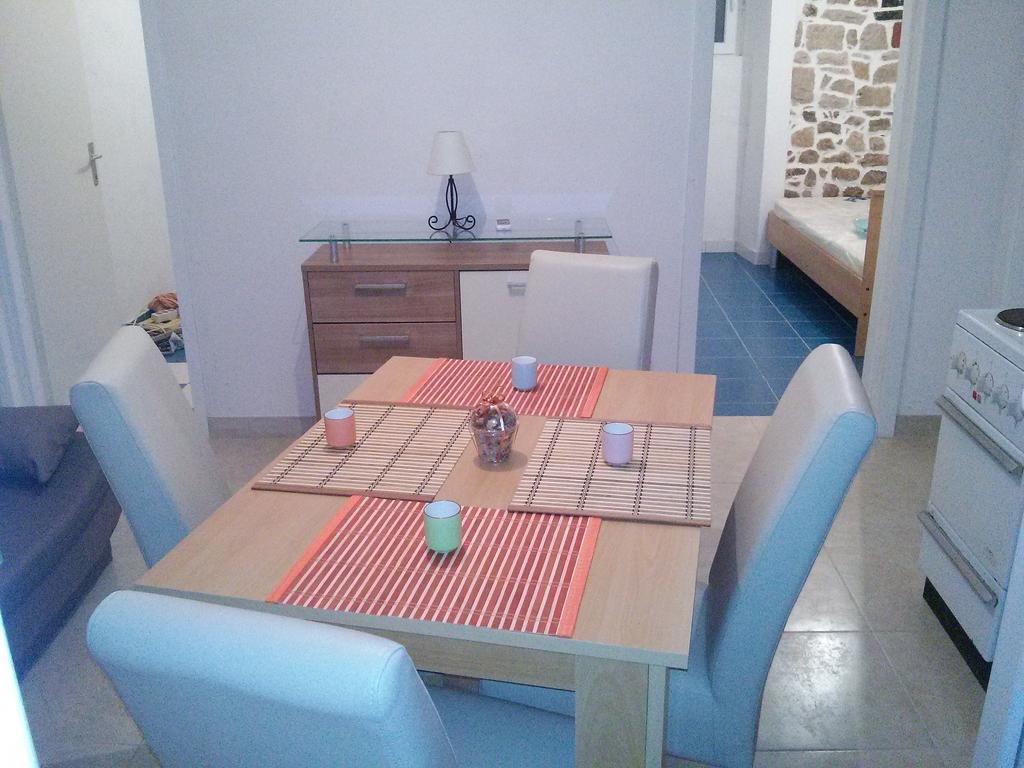 Sućuraj Holiday House Popovic מראה חיצוני תמונה