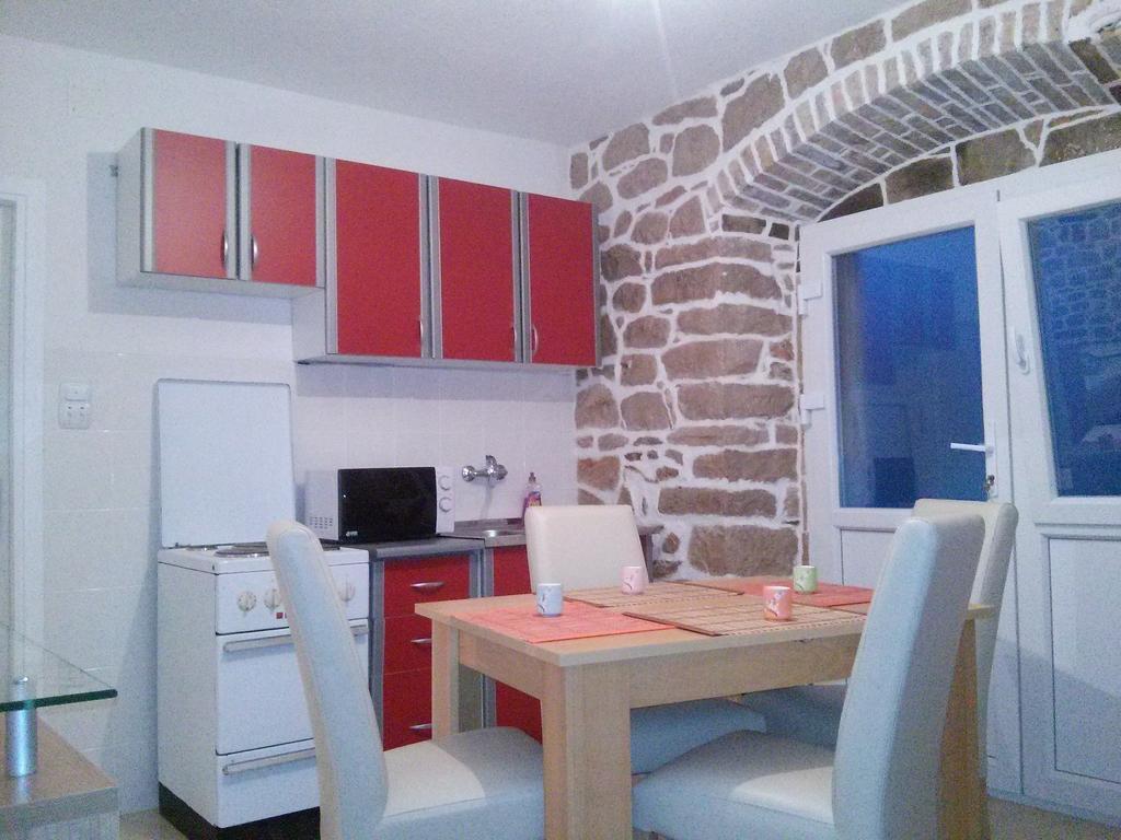 Sućuraj Holiday House Popovic מראה חיצוני תמונה