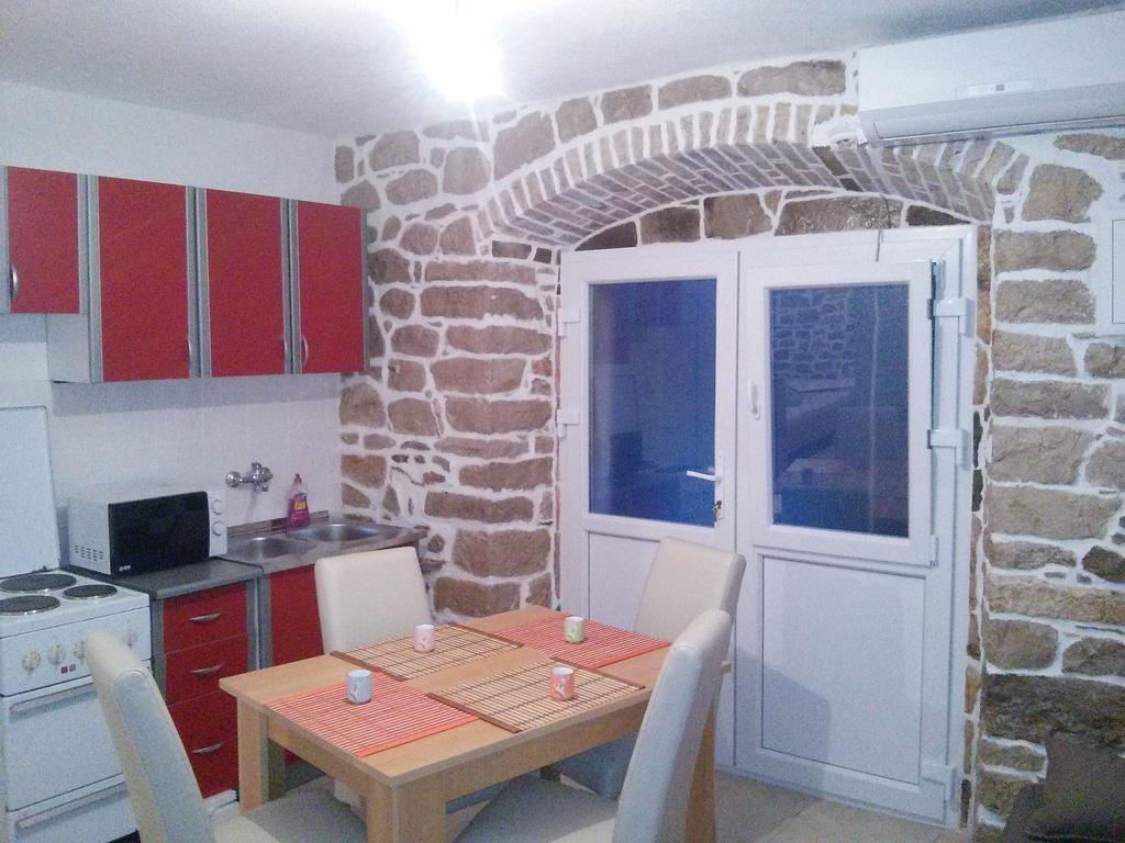 Sućuraj Holiday House Popovic מראה חיצוני תמונה