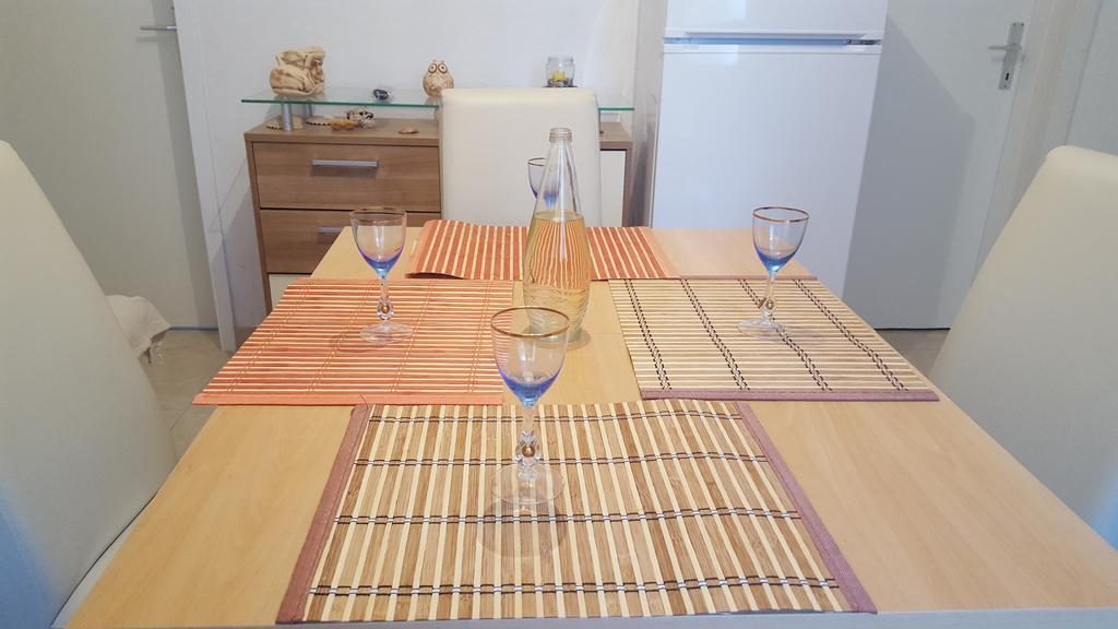 Sućuraj Holiday House Popovic מראה חיצוני תמונה
